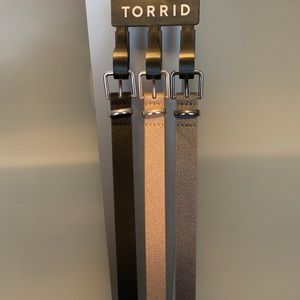 BLACK & MULTI METALLIC FAUX LEATHER BELTS